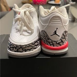 Toddler Jordan 3 Retro size 4C